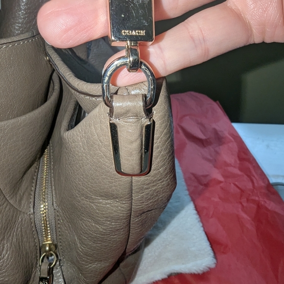 Coach Hobo Textured Leather Tan Hobo Bag w/ Gold Accents - Very Good Condition - Picture 9 of 16